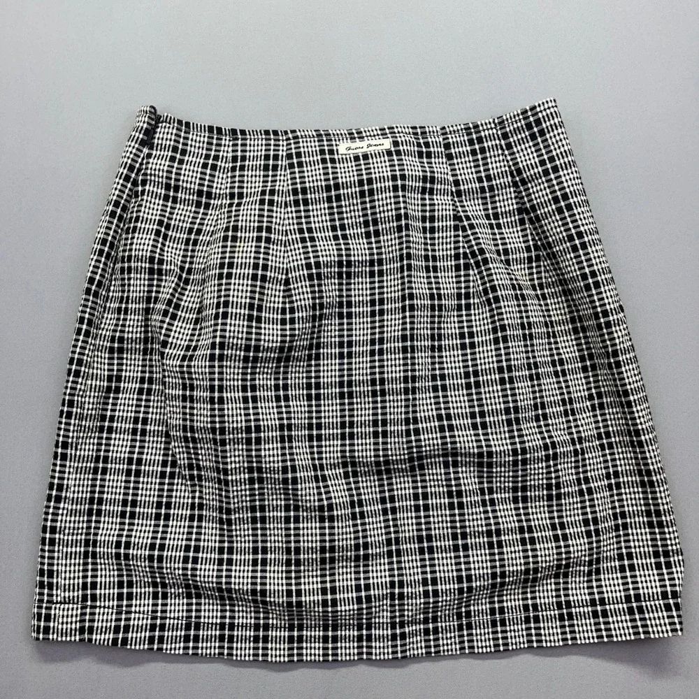 VTG Guess Plaid‎ Mini Skirt High Waist 90s Hong Kong Black White Sz 28 Fits 25